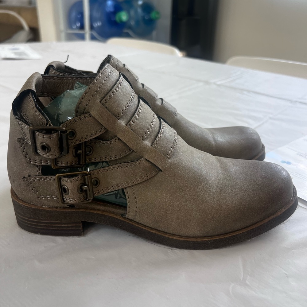 Ankle boots